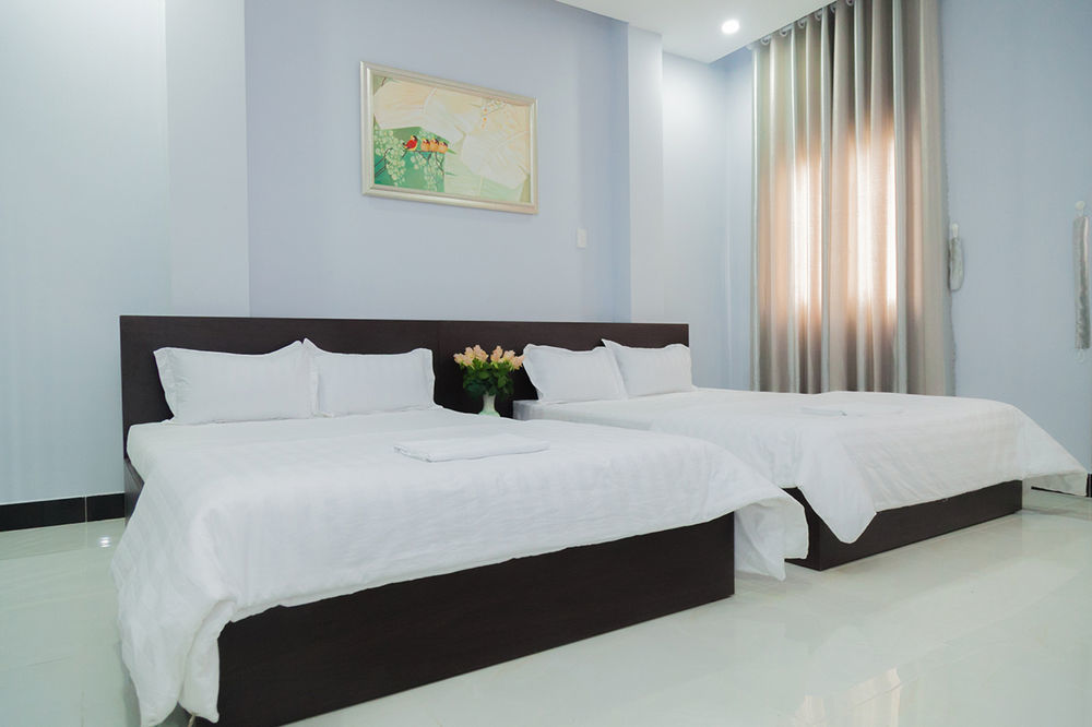 Khách sạn Eden Roc